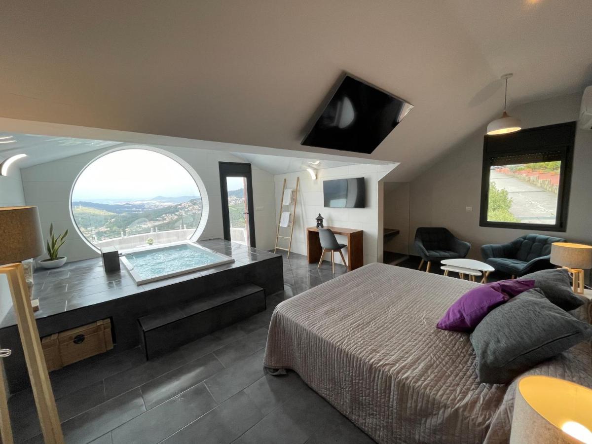 Hotel Petit Mirador Torrelles De Llobregat Exterior foto