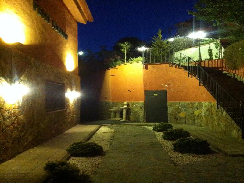 Hotel Petit Mirador Torrelles De Llobregat Exterior foto